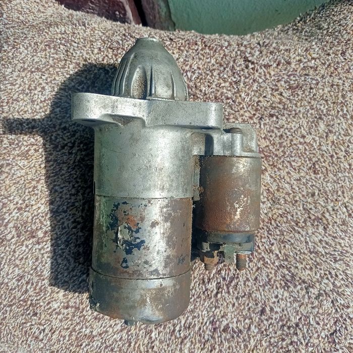 Продам стартер стояв на мазда