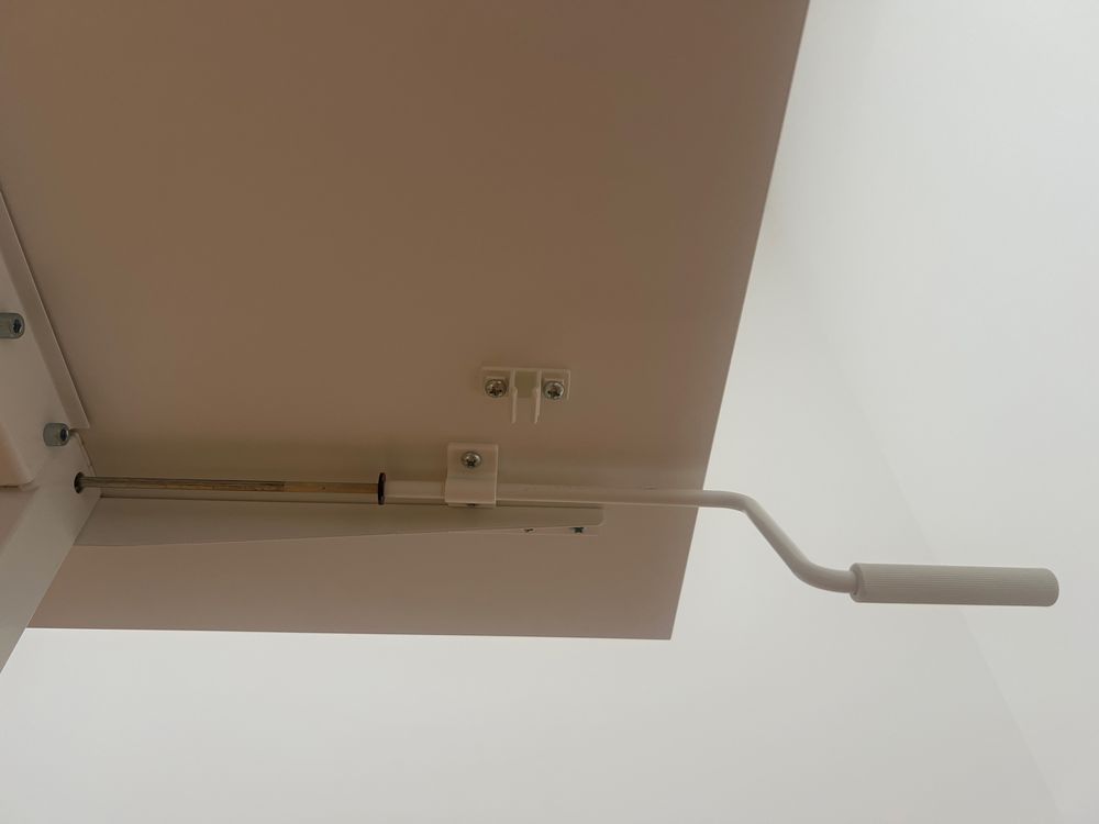Mesa IKEA - modelo TROTTEN