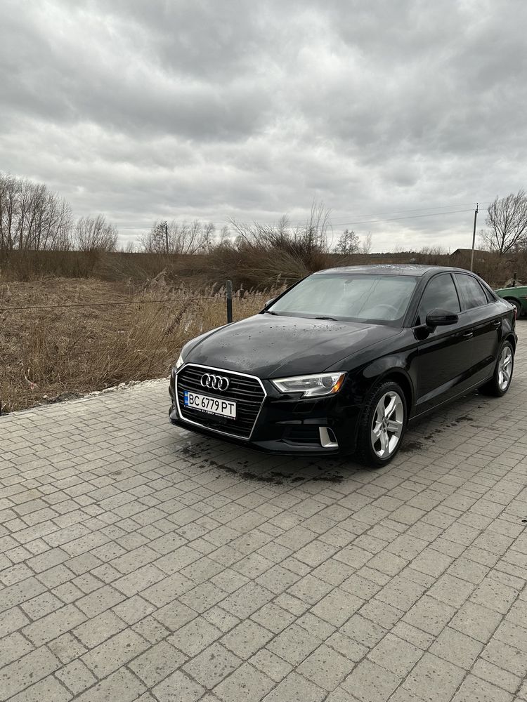 Audi A3  Premium  S-tronic