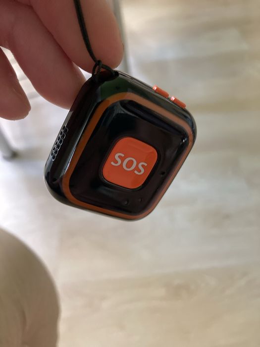 GPS-трекер з SOS кнопкою для безпеки дітей або літніх людей