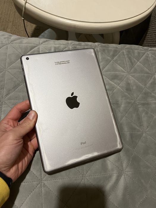 Продам Apple iPad 6 покоління 32Gb