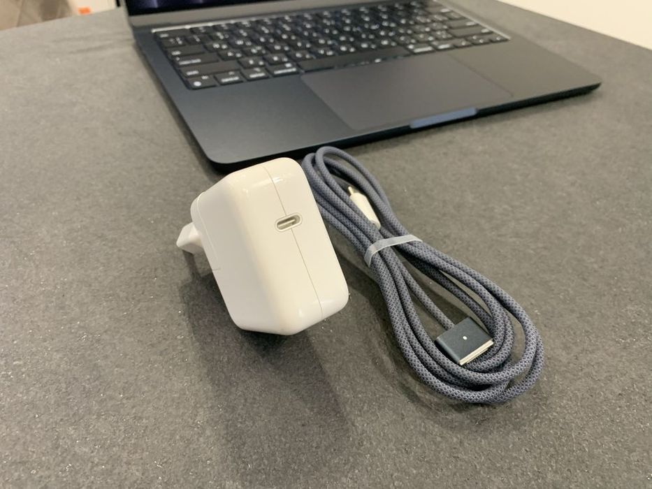 MacBook Air 13ʼ M2 80 циклів Midnight 8/256 gb