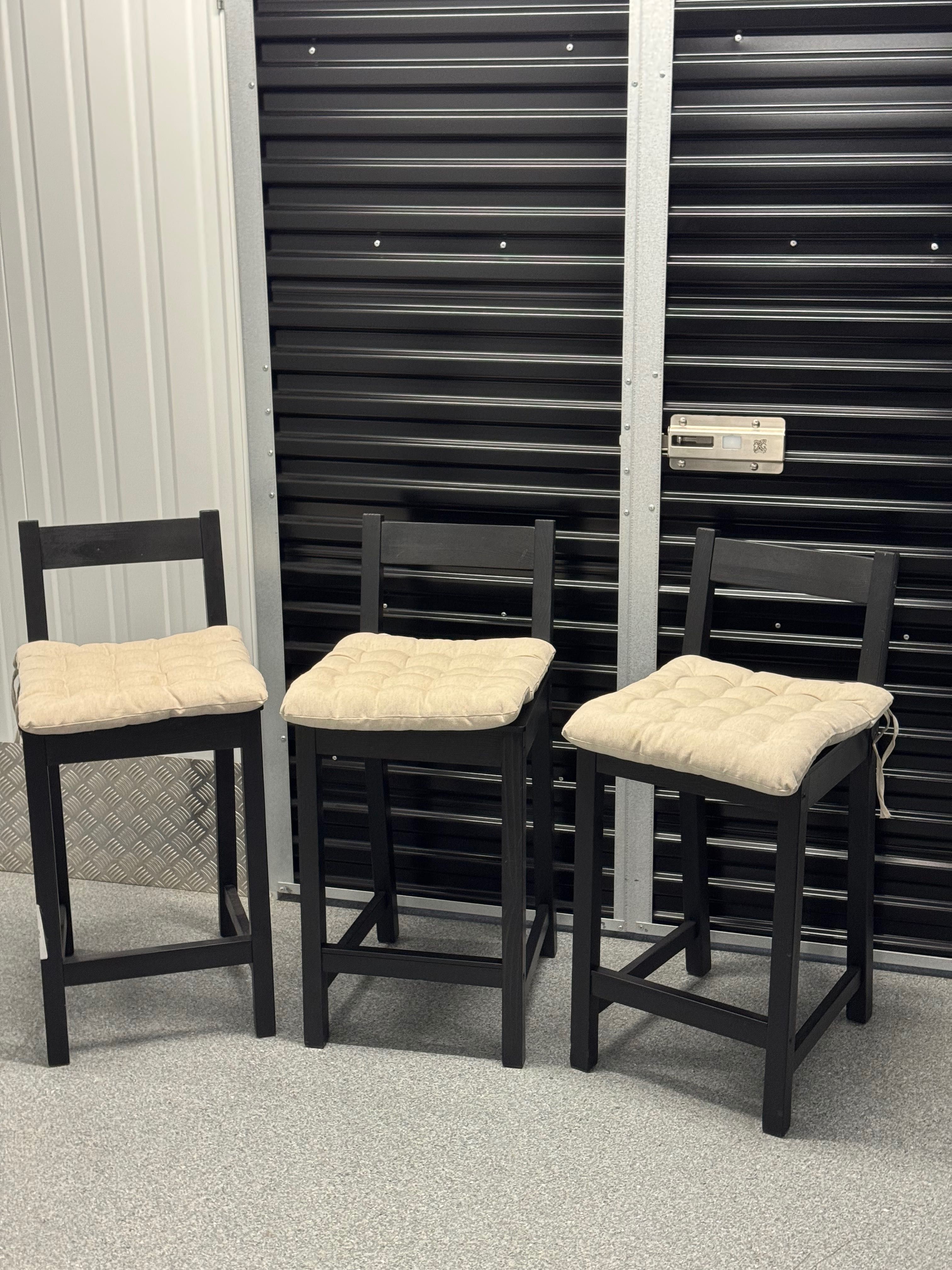Cadeiras altas IKEA para balcão baixo/ilha de cozinha