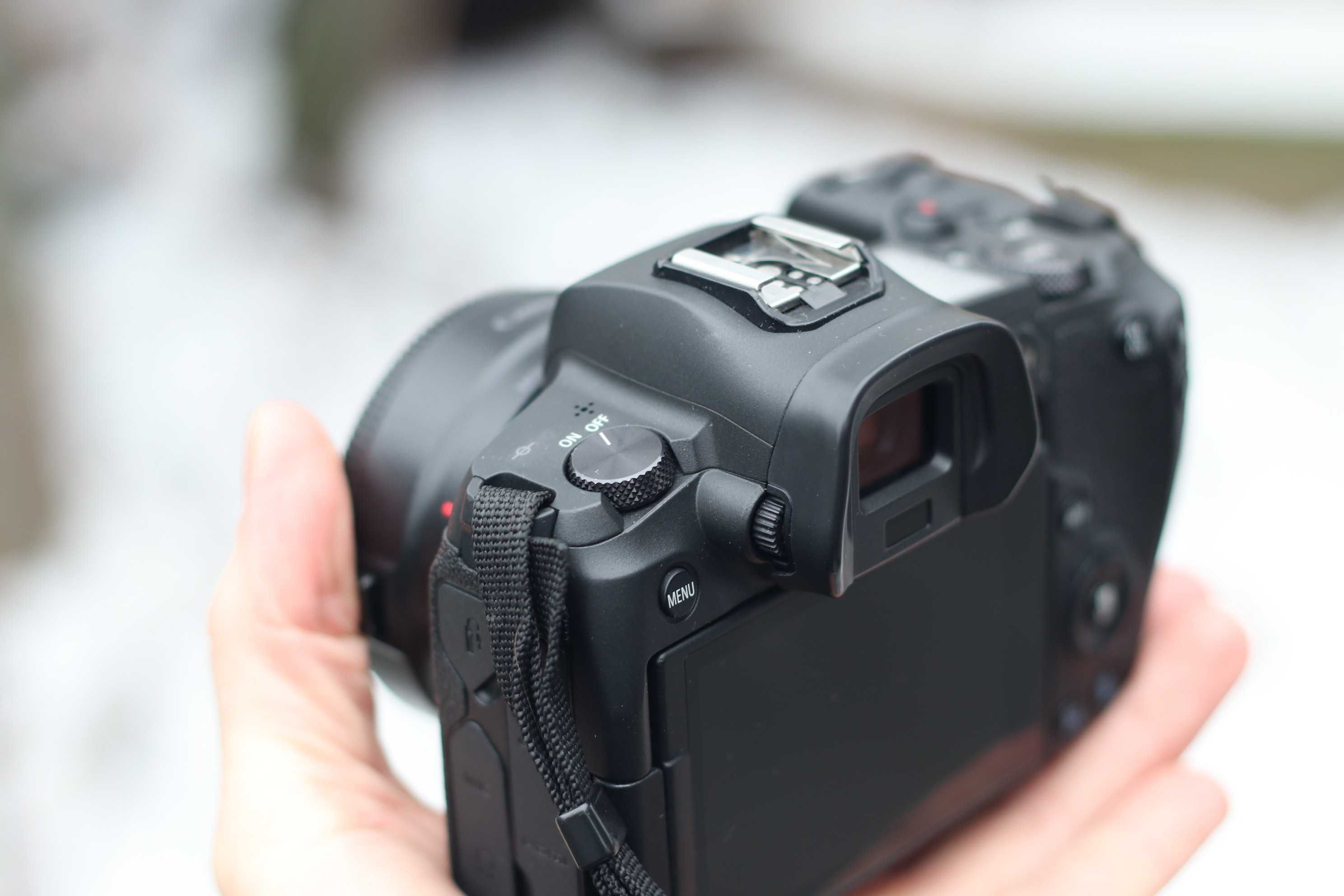Canon EOS R   В ідеальному стані 16 тис кадрів