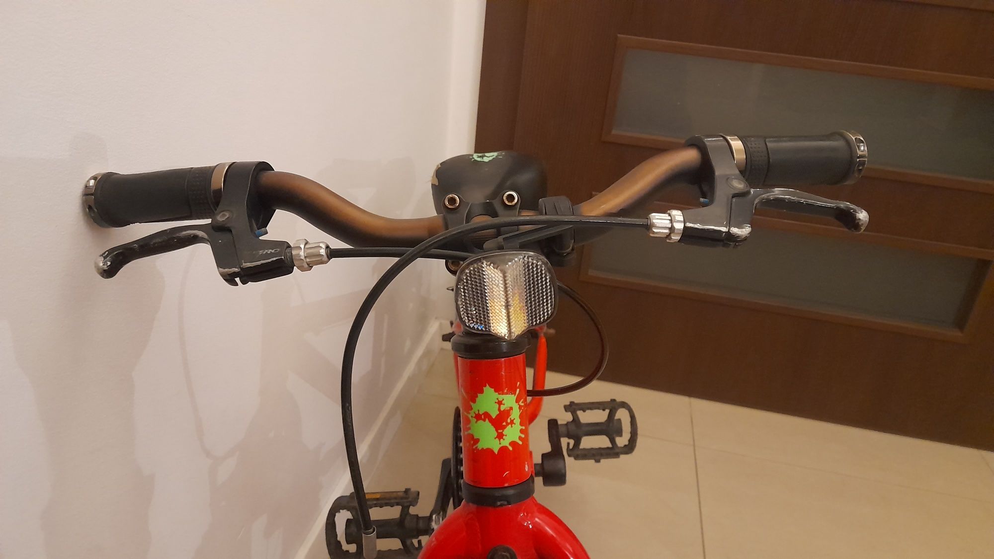 Bardzo lekki rower frog 48  dziecięcy 16'',  czerwony