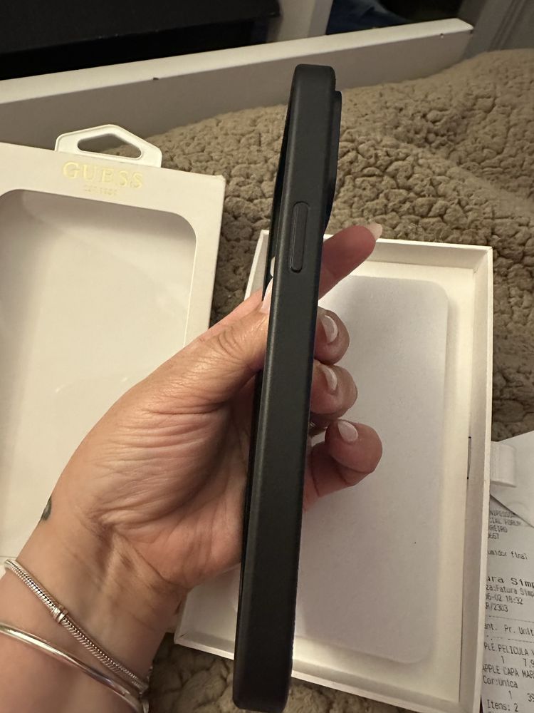 Vendo capa Guess para Iphone 15 Promax