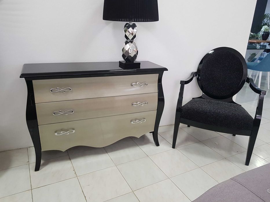 Móvel 3 Gavetas Vintage - Acabamento Lacado
