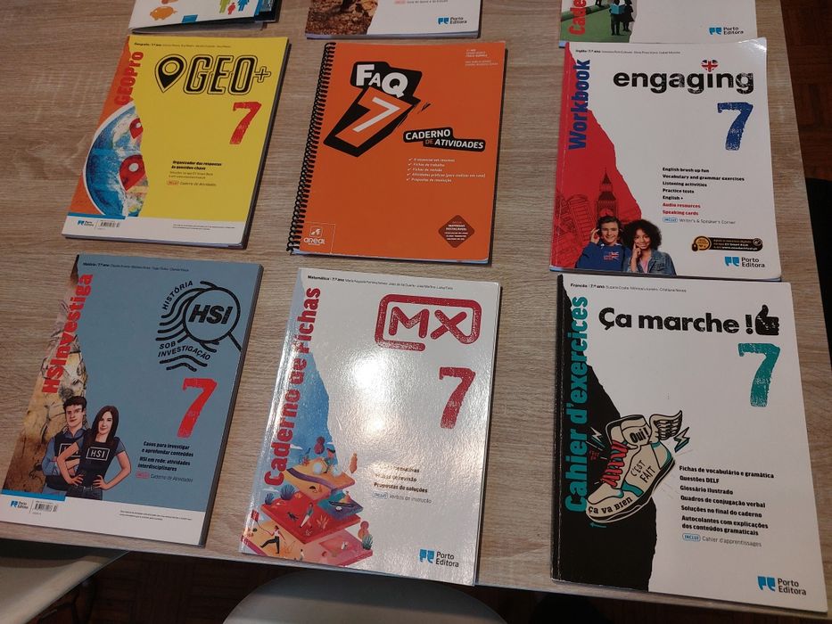 Vendo livros de fichas do 7°ano