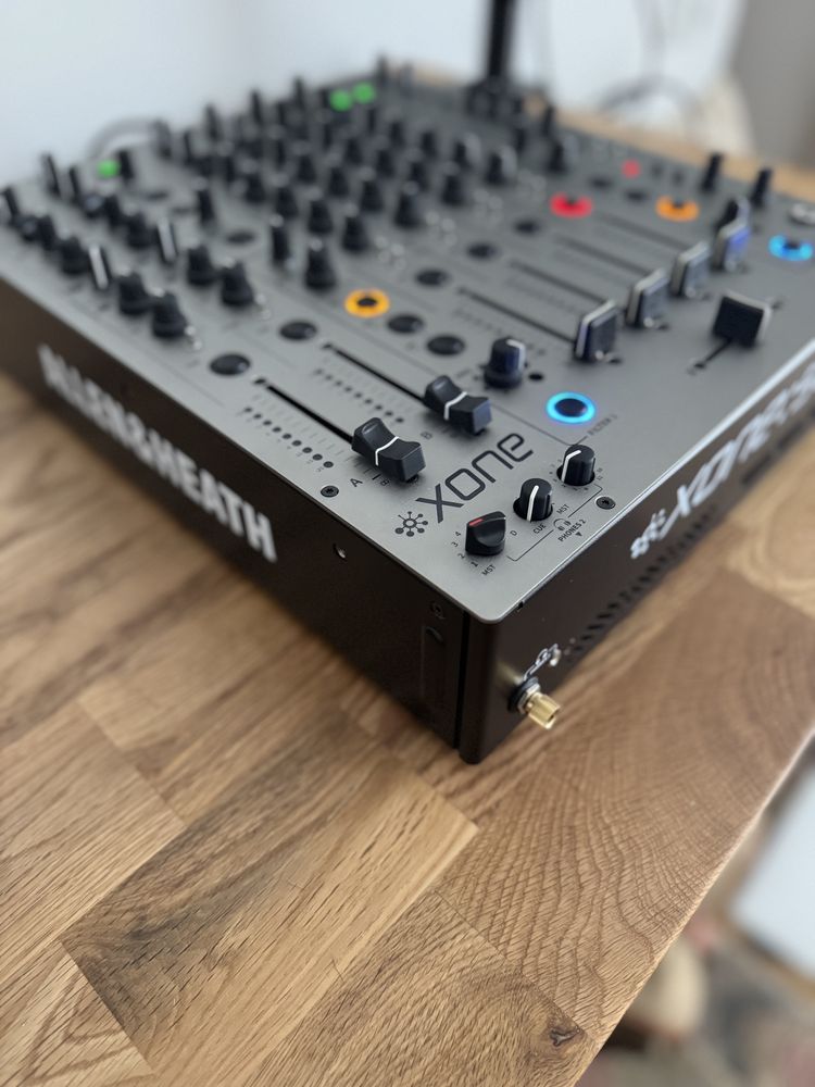 ALLEN & HEATH XONE:96 | mesa de mistura DJ