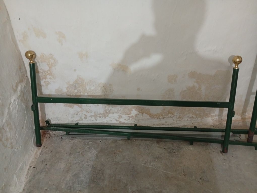 Cama completa semi nova