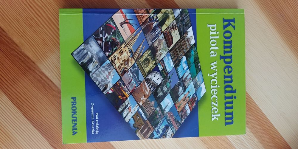 Pilot wycieczek - 3 książki do nauki zawodu