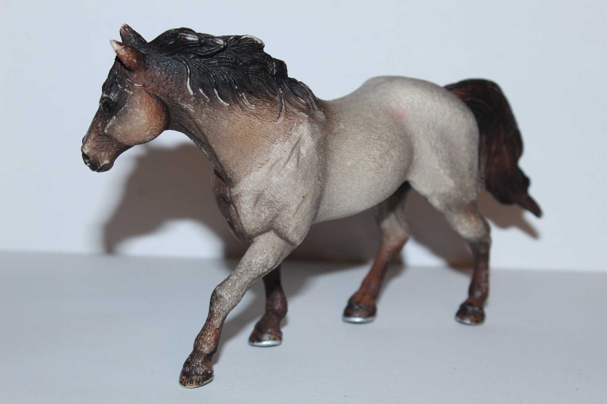 Schleich - ogier Quater Horse, wycofany ze sprzedaży