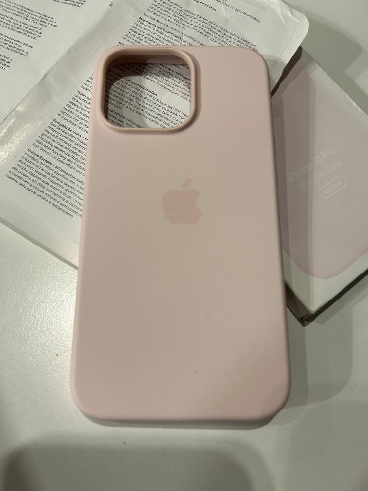Чехол розовый для iPhone 13 Pro  оригинал с MagSafe