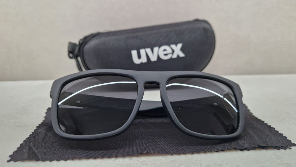 Okulary przeciwsłoneczne Uvex czarne