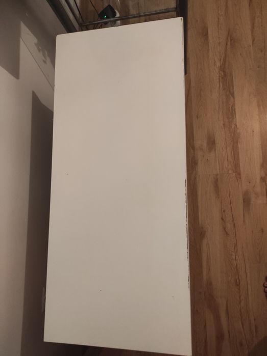 Kolorowa szafka z koszykami