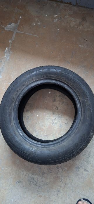 Хорошая резина  лежит без дела