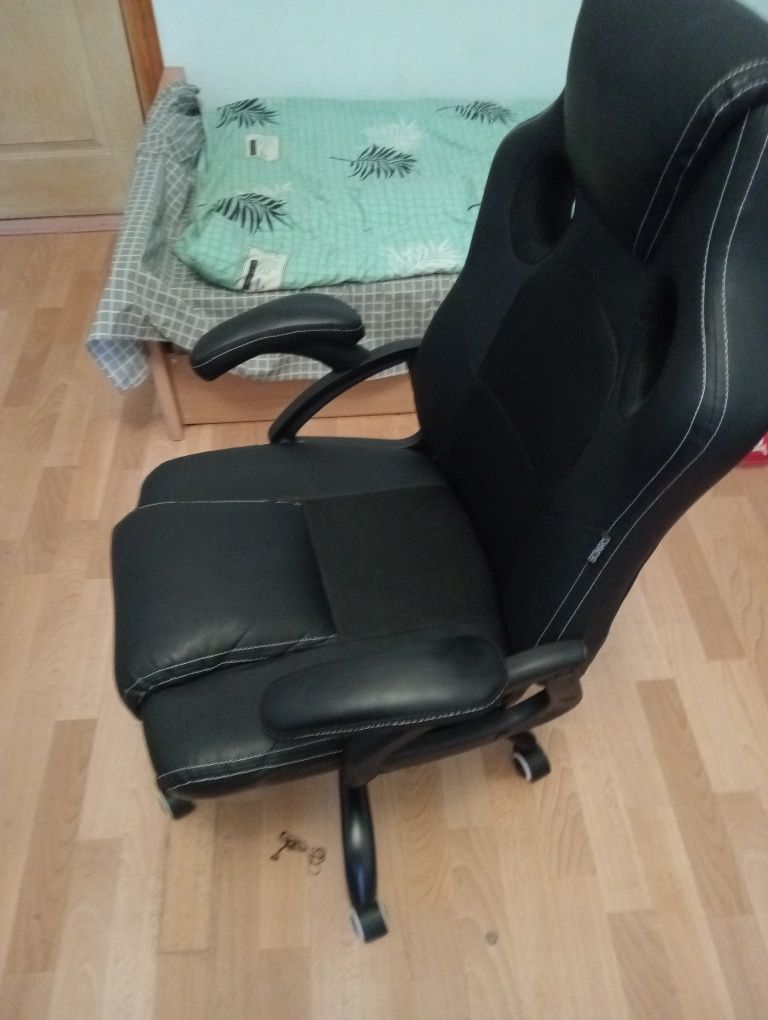 Комп'ютерне крісло
