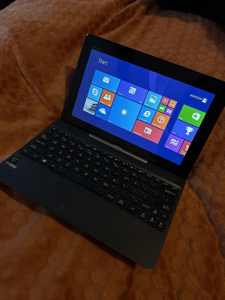 Mini laptop Asus  transformer book winddows 8