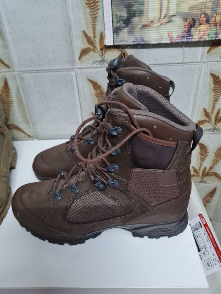 Vendo botas militares novas 45