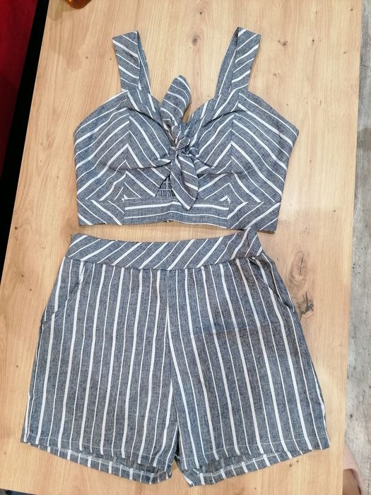 Nowy zwiewny komplet top plus spodenki w paseczki
