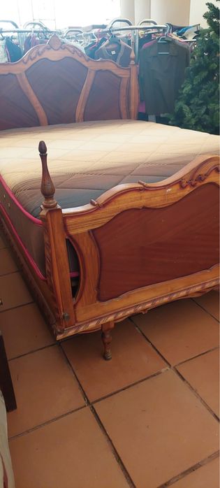 Cama de corpo e meio