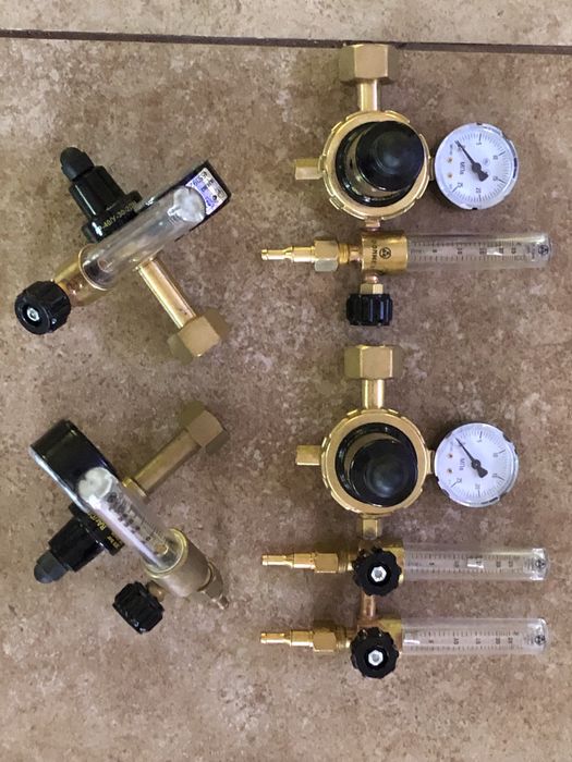 Редуктор углекислотный аргоновый универсальный с ротаметром АР40/У30