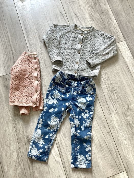 86-92 Kappahl Newbie sweterki ażurowe jeansy dziewczęce