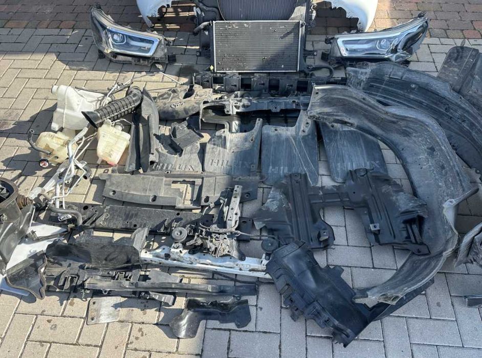Разборка Toyota Hilux корпус повітряного фільтра