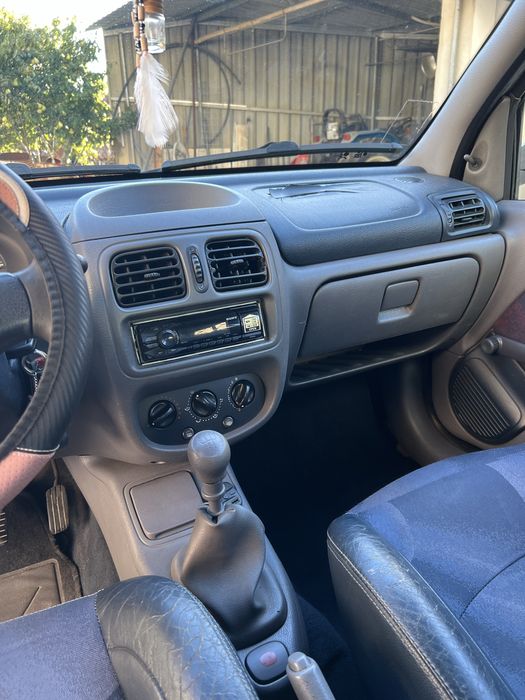 Renault Clio 2000