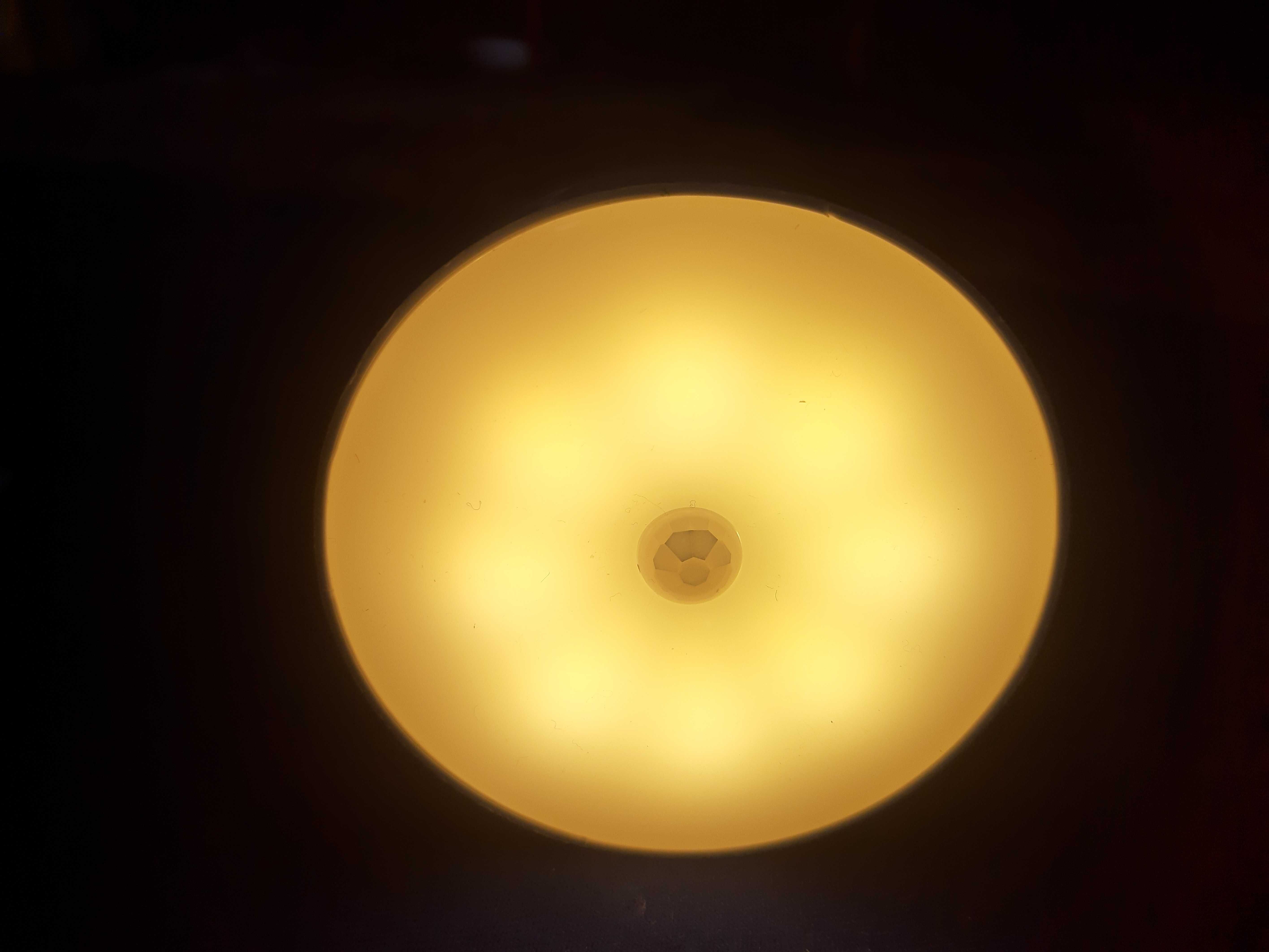 Индукционный Led светильник-ночник с датчиком движения. Теплый свет