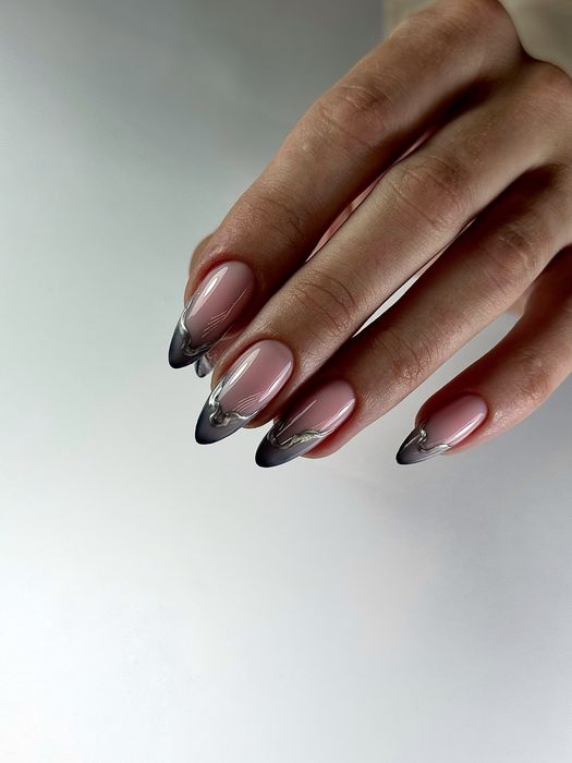 Манікюр та покриття 500 грн