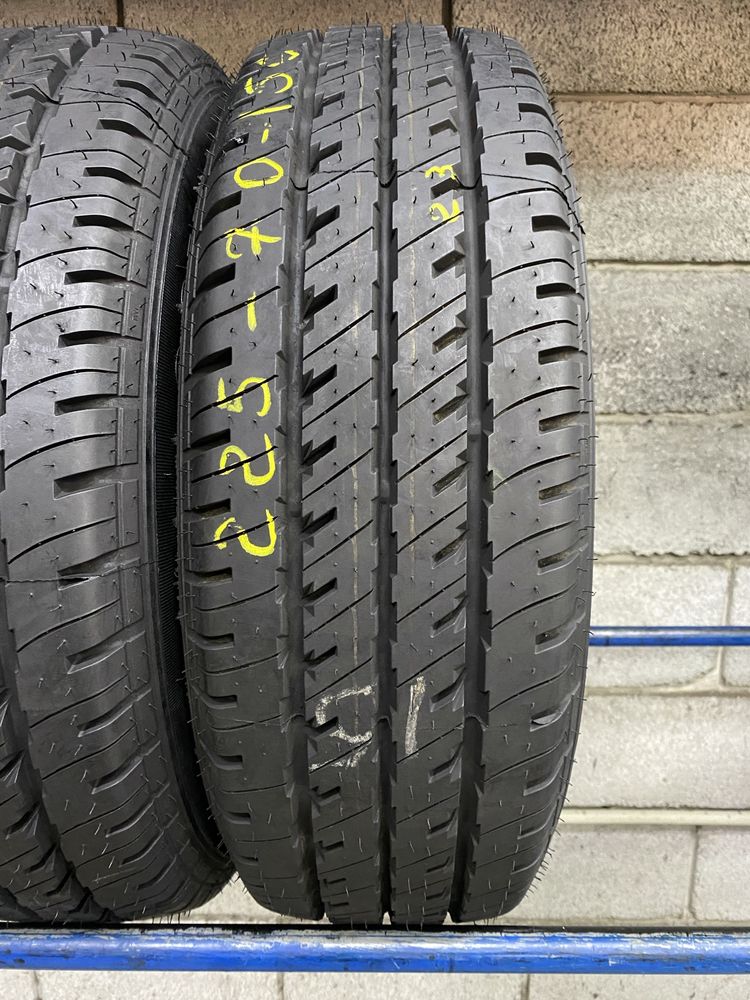 Літні шини 225/70 R15C VREDESTEIN