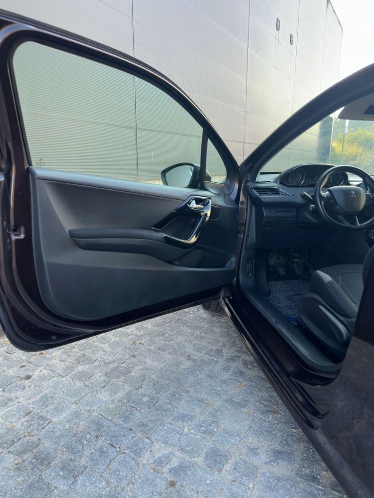 Peugeot 208 1.2 PureTech (2012) – 95.000km – Excelente Estado