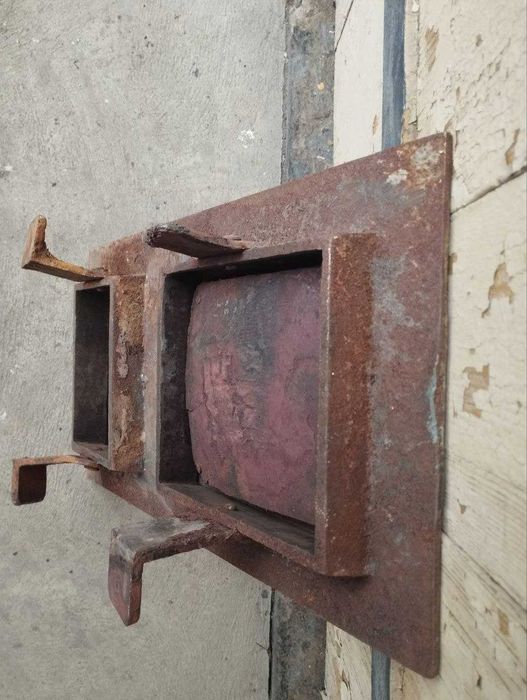 Дверцята для кахельної пічки.(з чугуна)