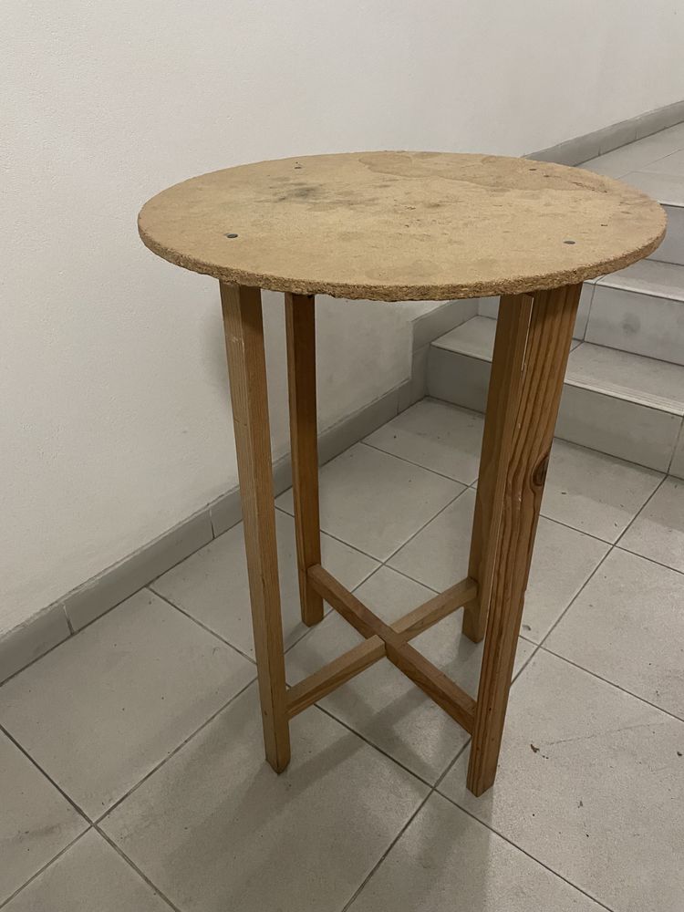 Mesa de suporte impecável