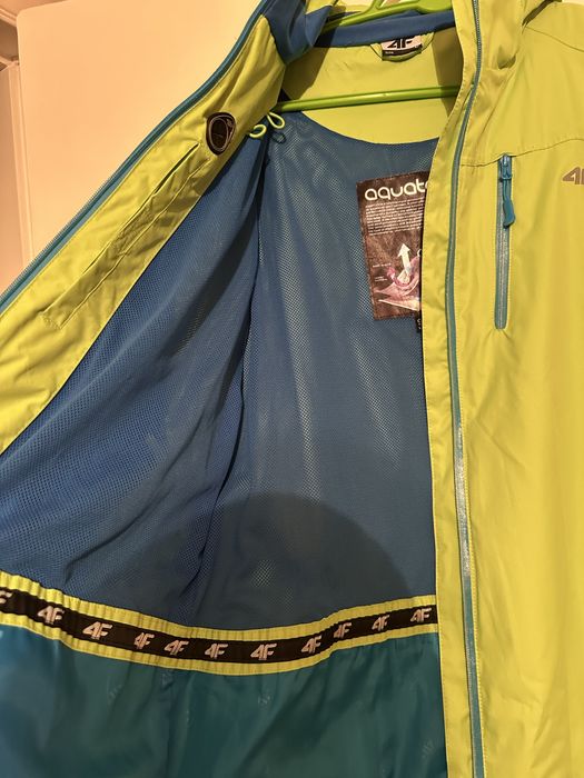 Kurtka typu aquatech