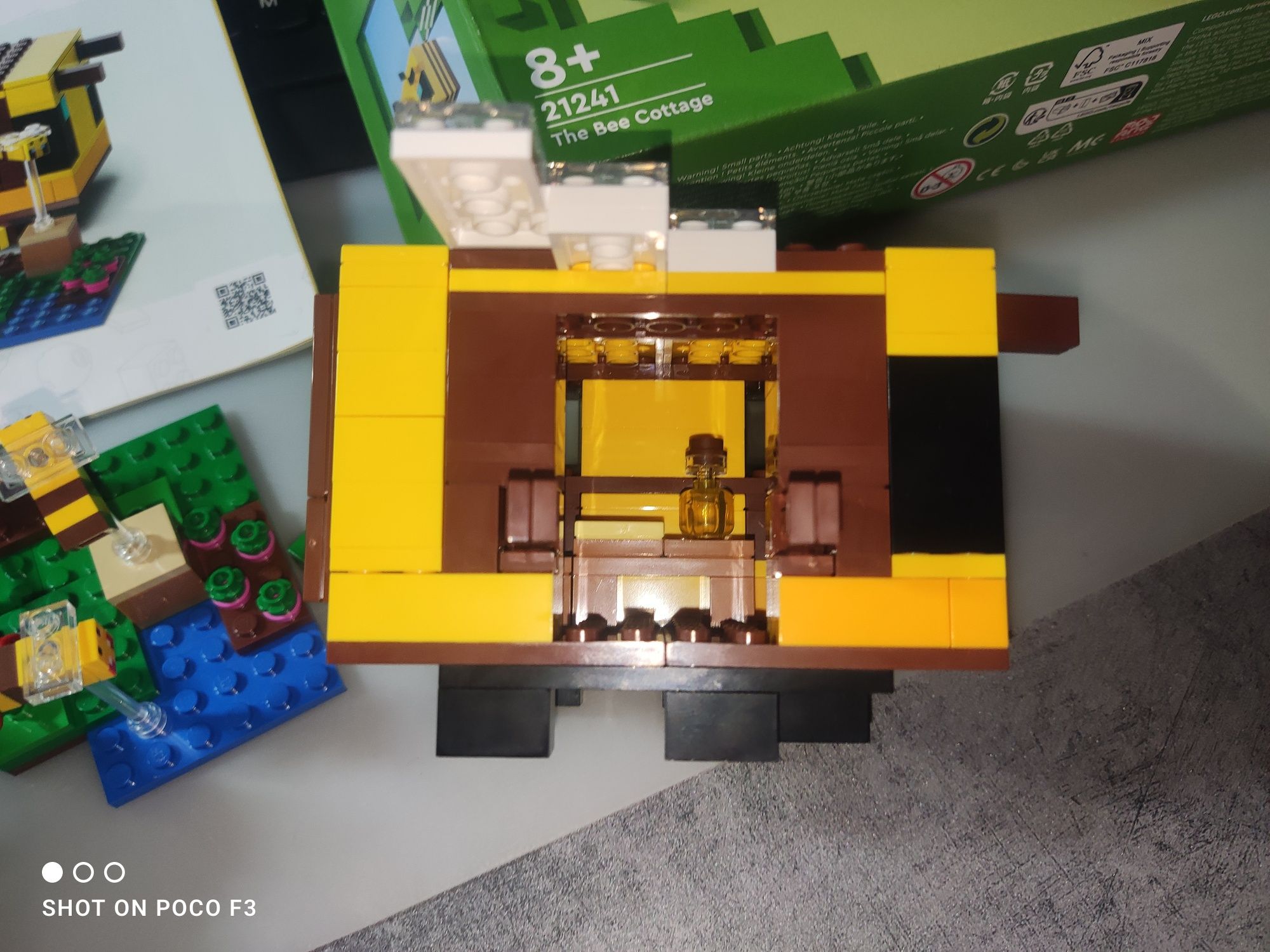 Zestaw Lego MINECRAFT nr 21241 – Pszczeli ul.