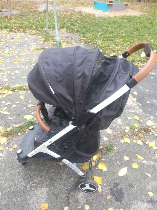 Продам дитячу прогулочну коляску.