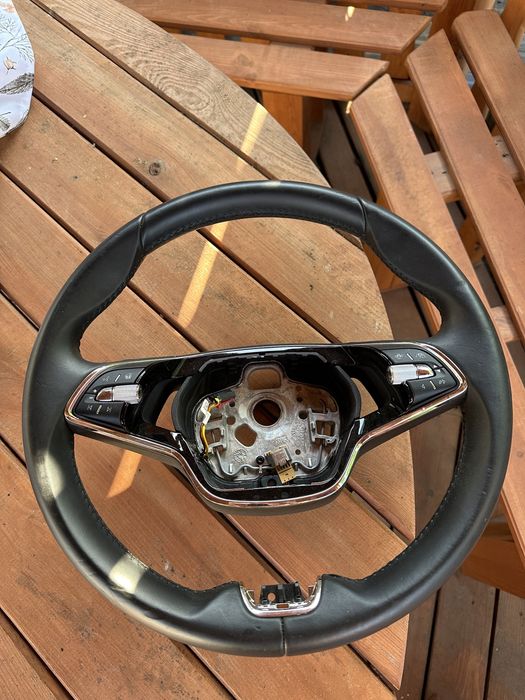 Skoda Octavia IV kodiaq superb kierownica grzana łopatki