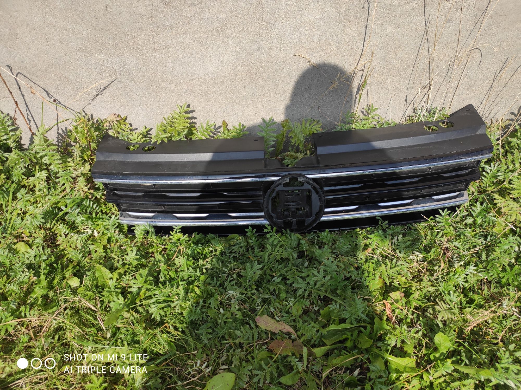 Grill Atrapa chłodnicy Volkswagen Tiguan II 2 5NA