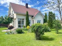 Добротний будинок для родини, 4 окремі спальні, 12,6 сотки землі