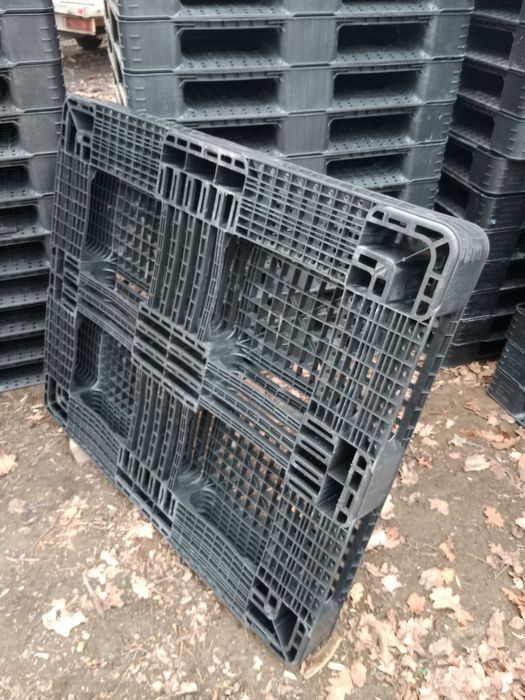 Palety plastikowe 130x110 skrzynki rozsączające