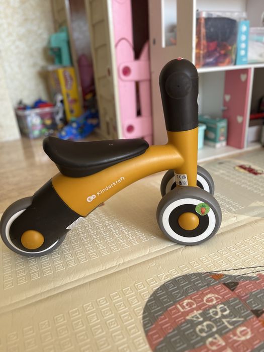 Велобіг kinderkraft на 1 рік