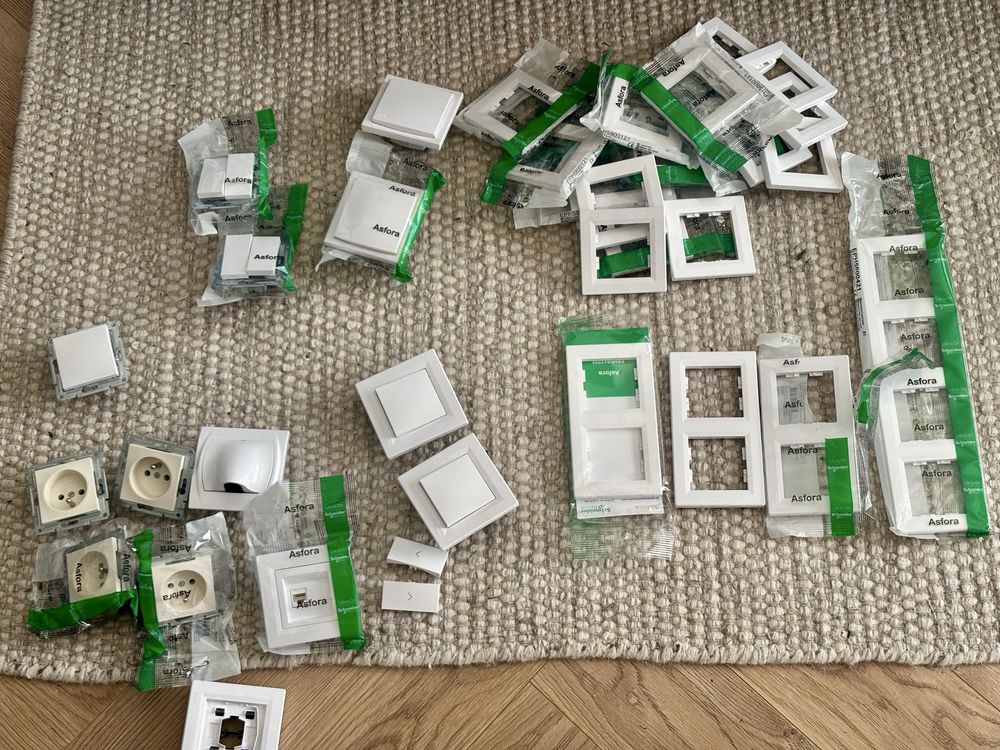 Asfora schneider gniazda łączniki ramki nowe