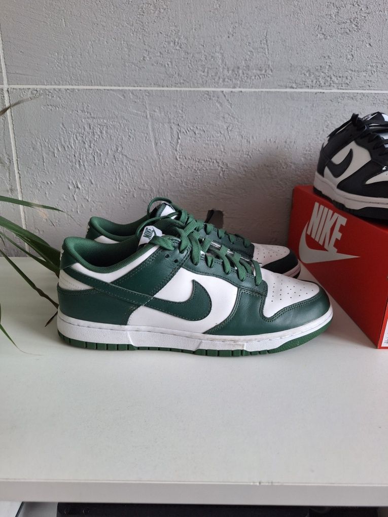 Nike Dunk Low Spartan Green