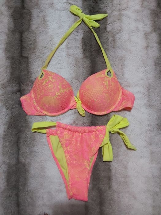 Biquíni pouco usado