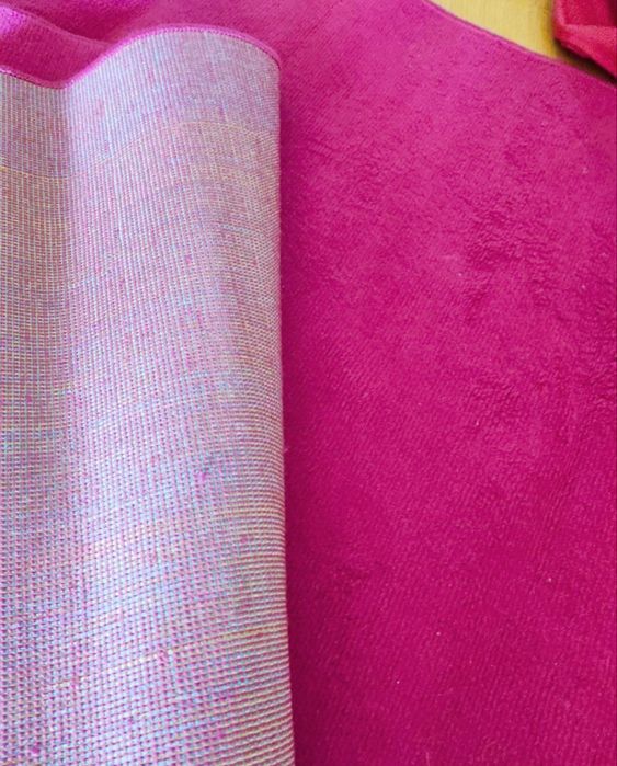 Almofadas tapetes cortinas rosa