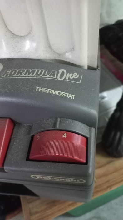 Aquecedor eléctrico  com rodas