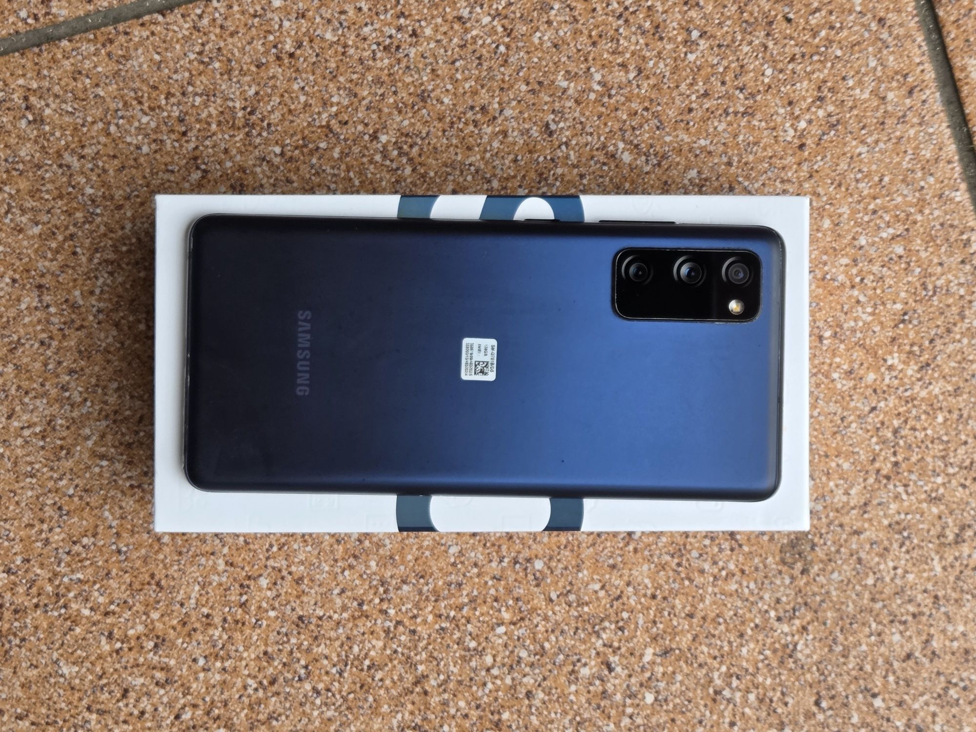 Jak nowy Samsung Galaxy S20 FE 5G  6GB/128GB + etui