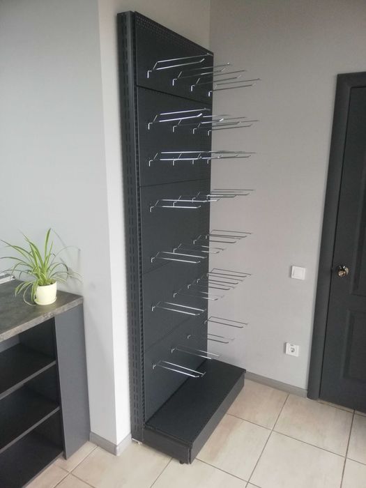 Стелажі для магазину і складу. Холодильники, касові зони